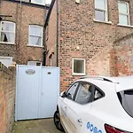 Vakantiehuis Riverside House - With Parking York