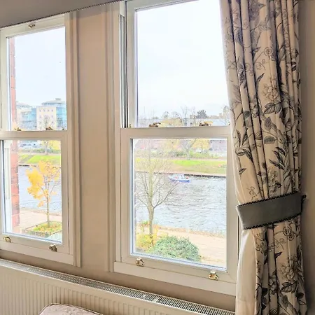 Riverside House - With Parking Casa de Férias York