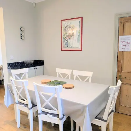 Riverside House - With Parking York