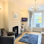 Riverside House - With Parking Feriehus York